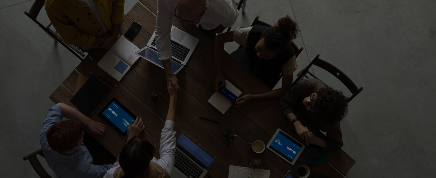 Les leaders en RH s’entendent pour dire que la santé physique, la santé mentale, la situation financière et l’équilibre entre le travail et la vie privée contribuent au bien-être général.