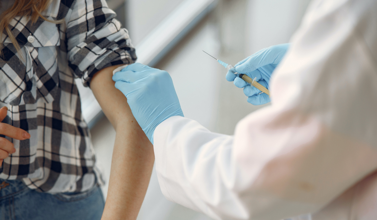 injection vaccin contre la covid-19